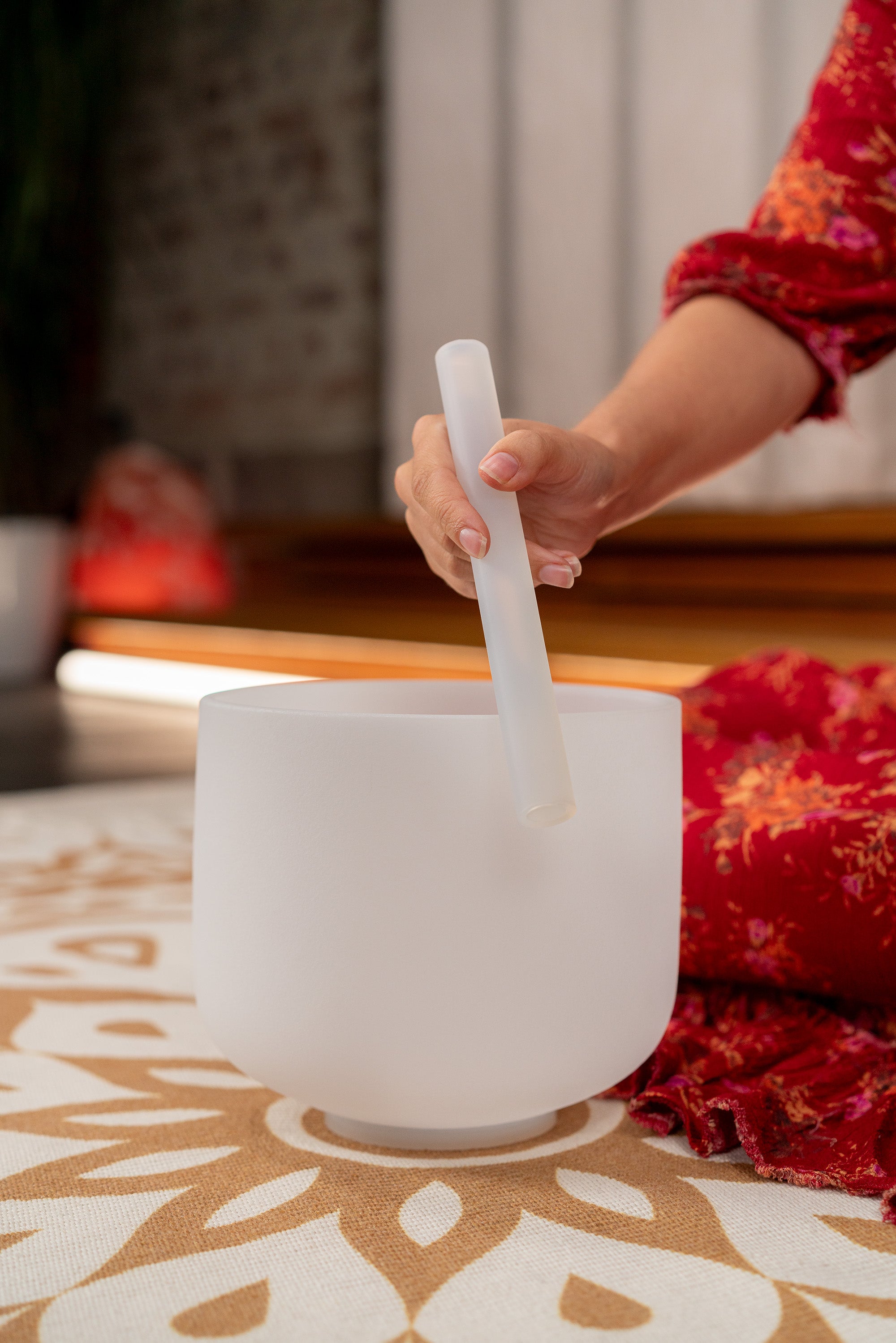 8" White-Frosted Crystal Singing Bowl, Note C5, Root Chakra