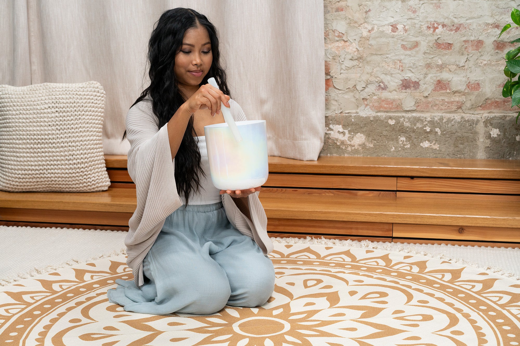 7" Essence Crystal Singing Bowl, Note B3, Creamy, Crown Chakra, 440 Hz