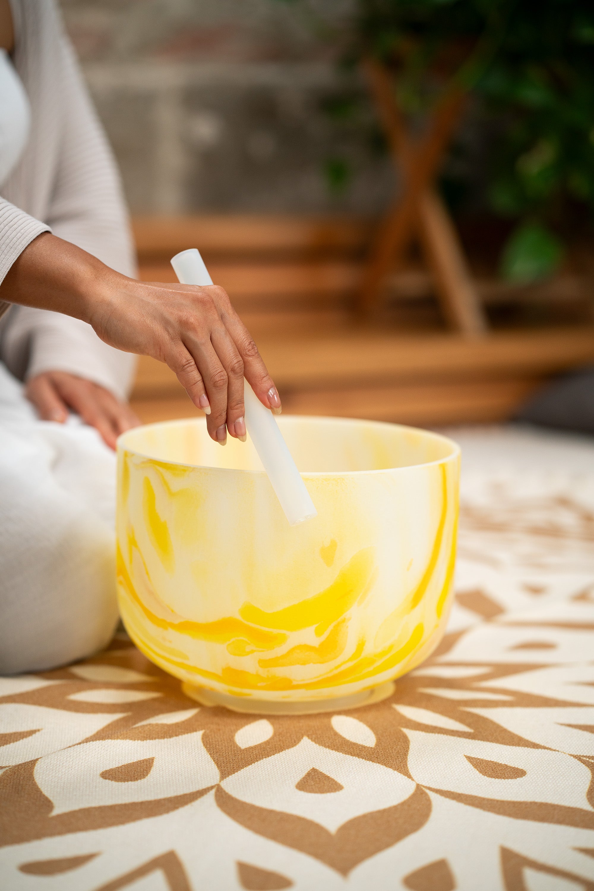 10" Marble Crystal Singing Bowl, E4, Solar Plexus Chakra, 432 Hz