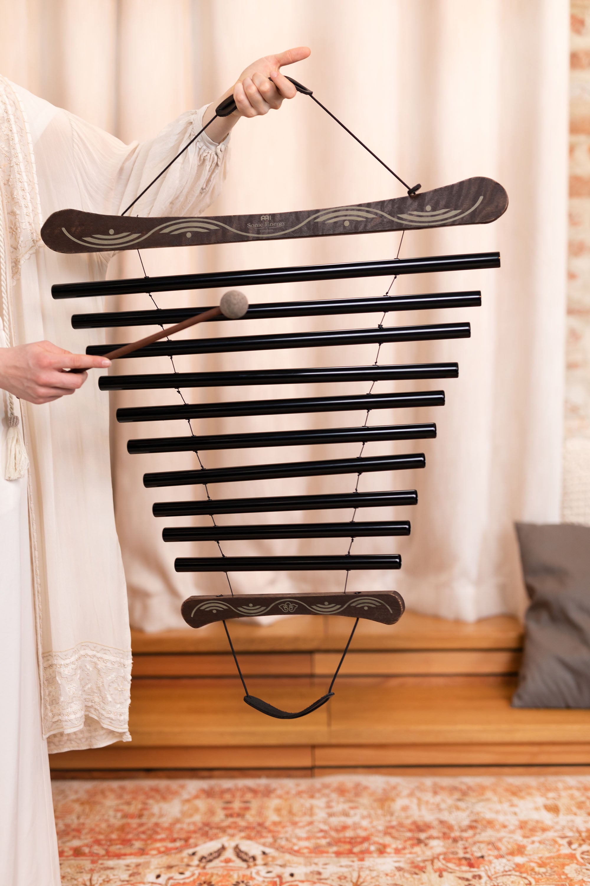 38" Meditation Flow Chime, 432 Hz, 10 Notes, E Minor, Black