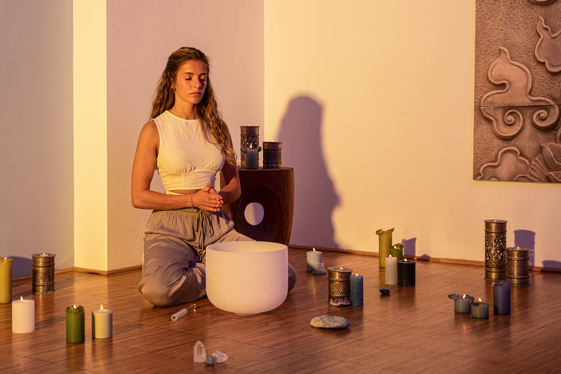 12" White-Frosted Crystal Singing Bowl, Note E4, Solar Plexus Chakra