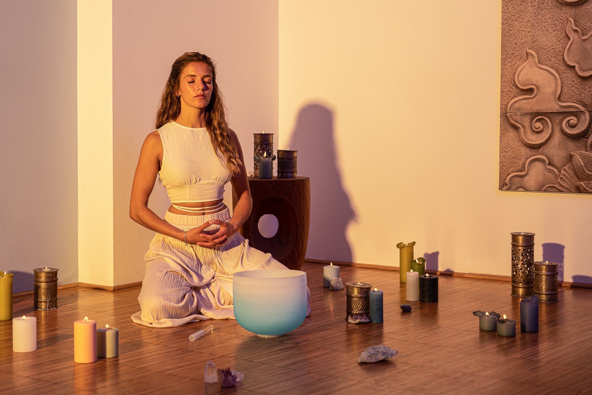 10&quot; Color-Frosted Crystal Singing Bowl, Light Blue, Note G4, Throat Chakra