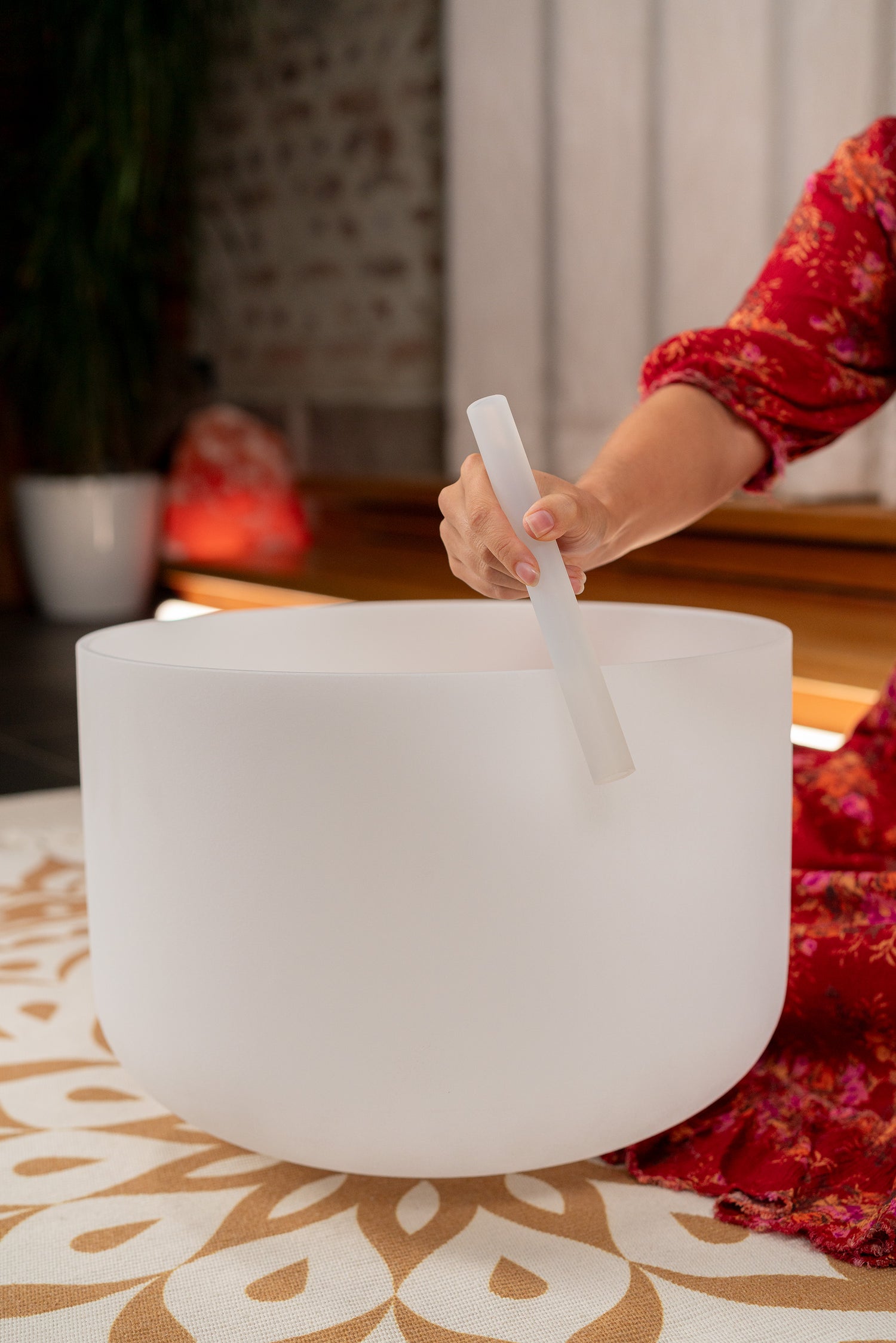 16&quot; White-Frosted Crystal Singing Bowl, Note D3, Sacral Chakra 440hz