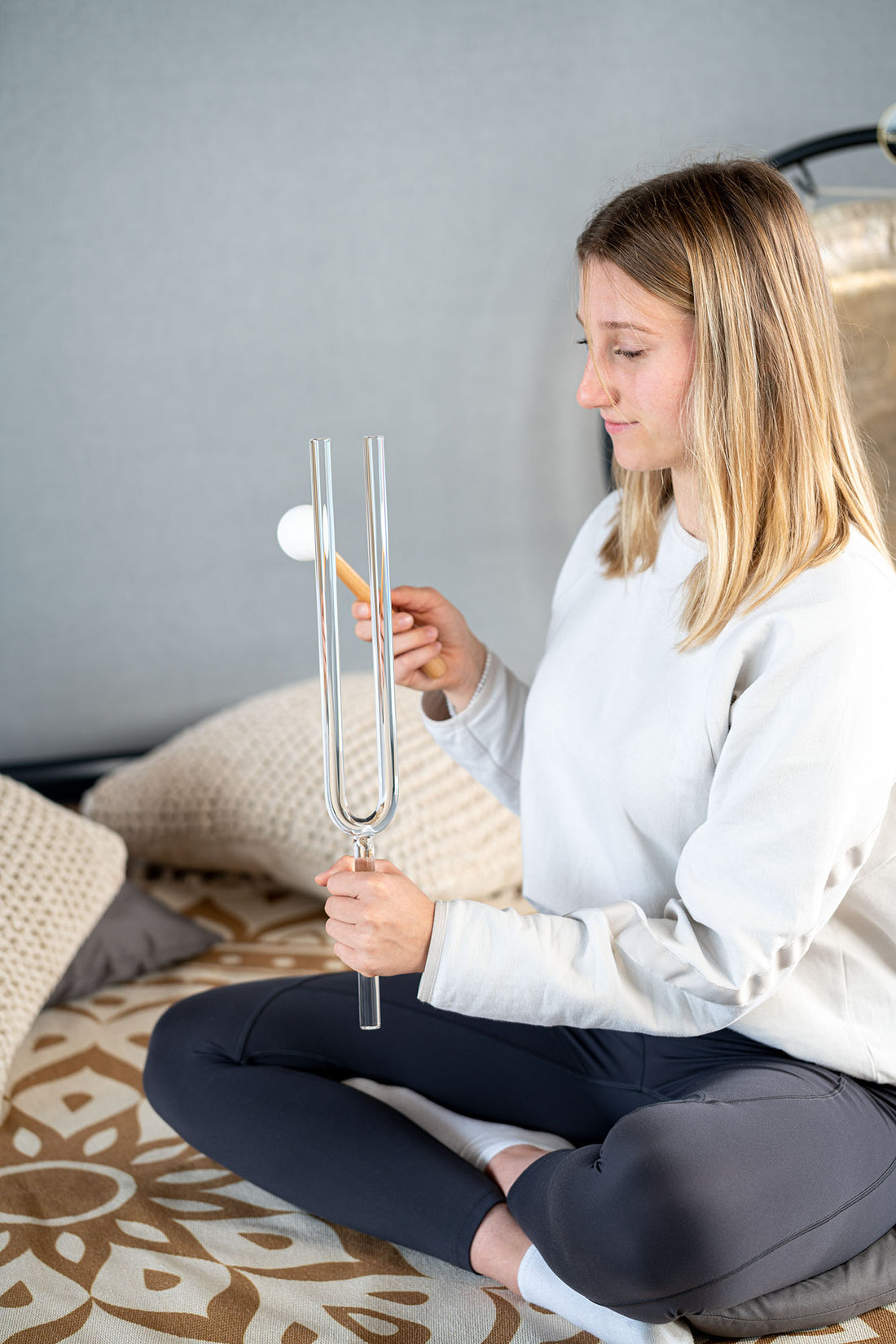 17.7" Crystal Tuning Fork, C3 / 130.81 Hz