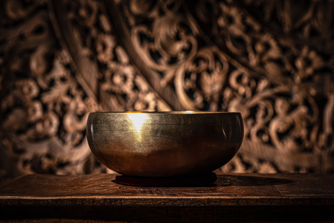 7.6" Synthesis Series Singing Bowl, 1000g, Venus Flower